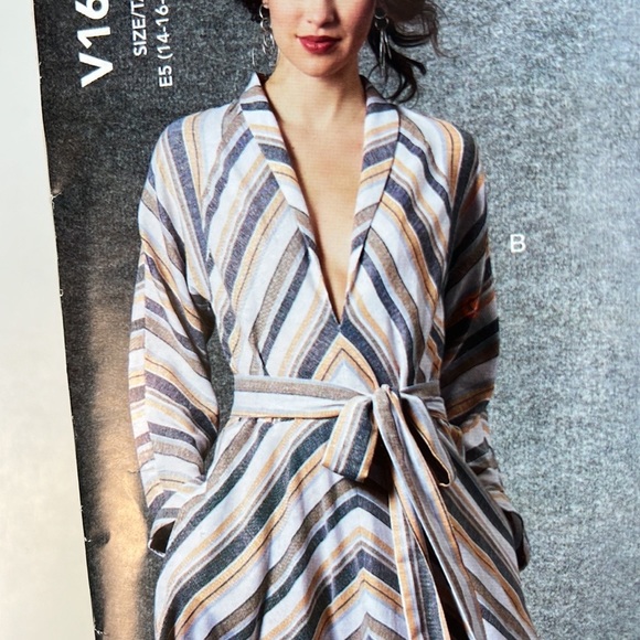 VOGUE PATTERNS V1653 Sewing Pattern size ES 14 16 18 20 and 22 Faux wrap dress - Picture 7 of 10